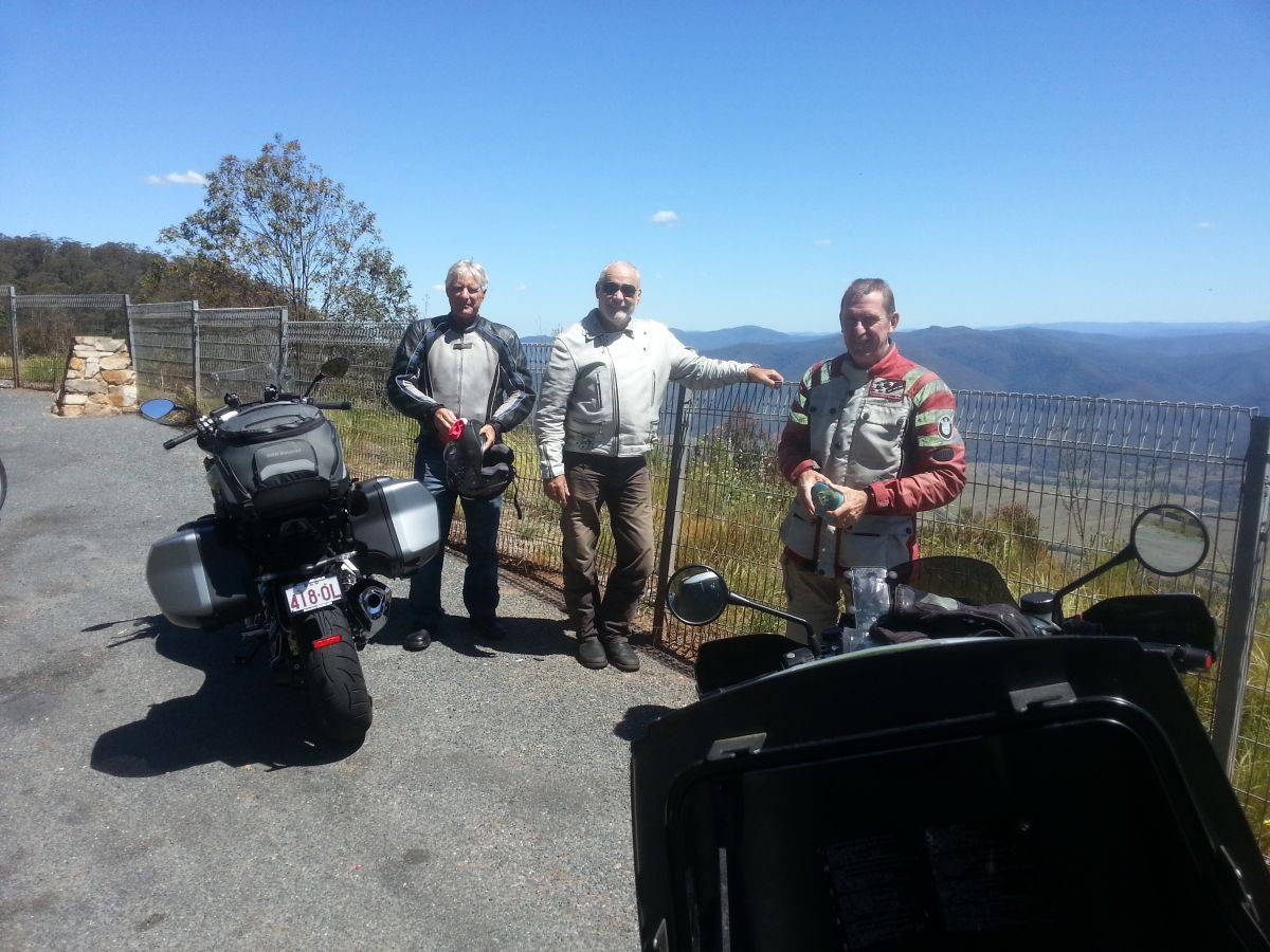 Carsons Pioneer lookout on Thunderbolts Way