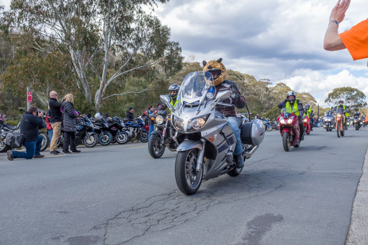 Mass ride-through in Thredbo