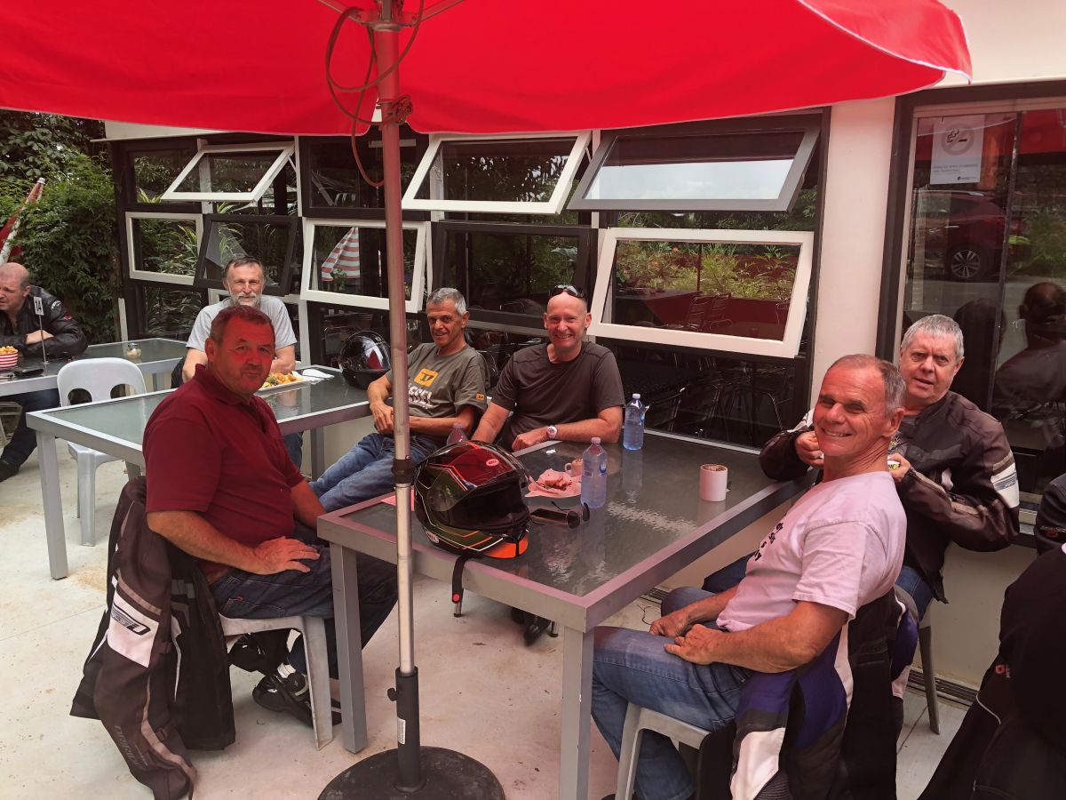 Happy chappies & Neil's lady lunching at Mt Glorious